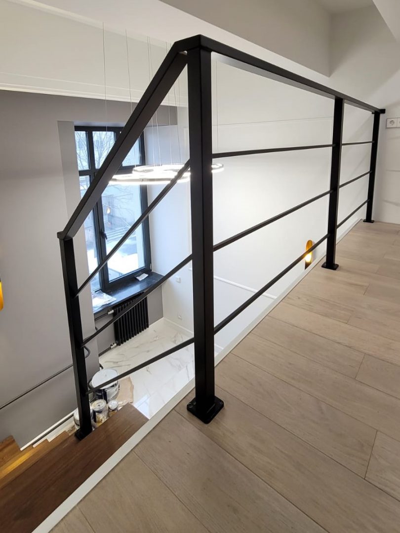 Лестница в лофт-стиле на антресольный этаж